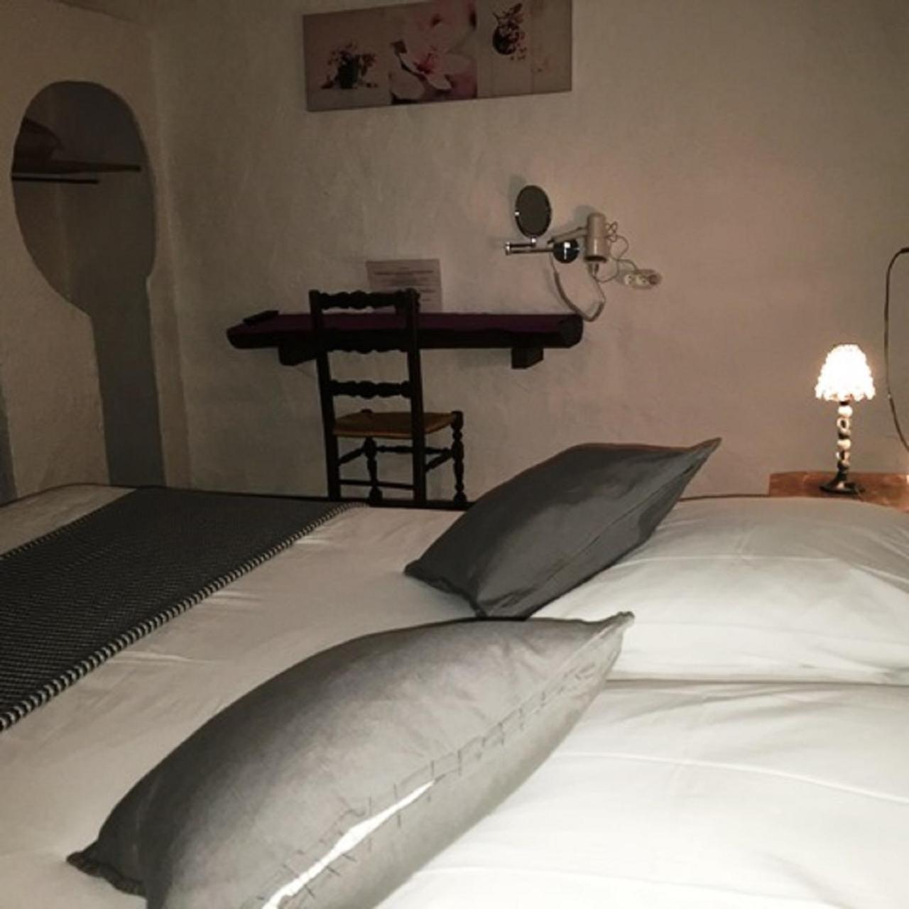 Le Relais Des Vieilles Postes Hotell Les Avenières Eksteriør bilde